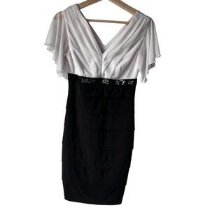Women’s EnFocus Studio black white dress butterfly sleeve mini V-neck size 4.